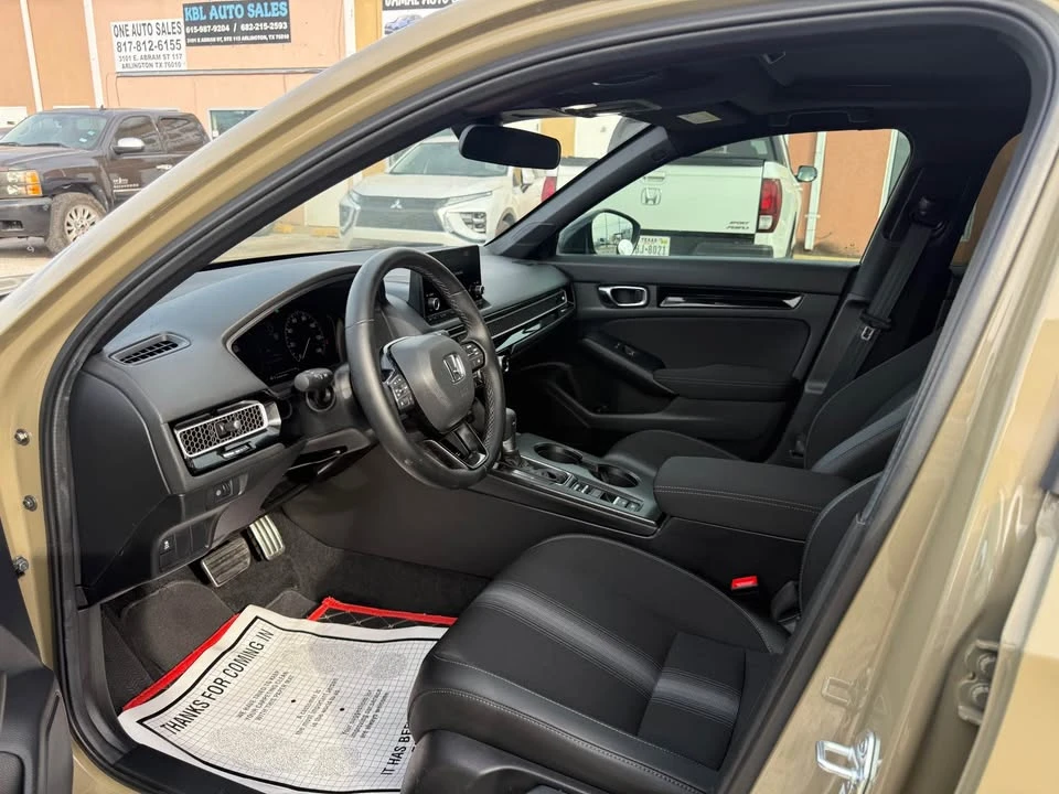 2025 Honda Civic 11th Gen - Image 8 of 17