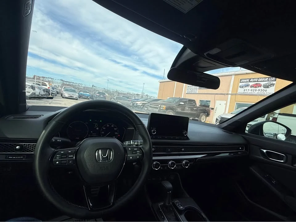 2025 Honda Civic 11th Gen - Image 13 of 17
