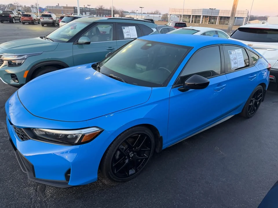 2025 Honda Civic 11th Gen - Image 2 of 8