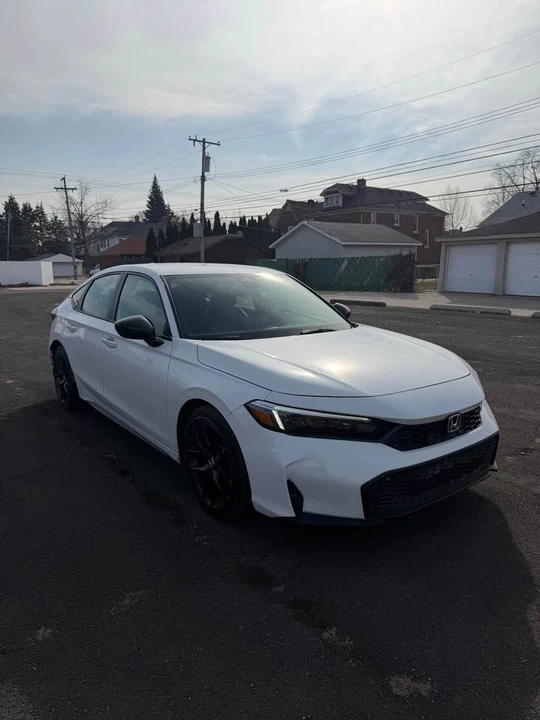 2025 Honda Civic 11th Gen - Image 3 of 15