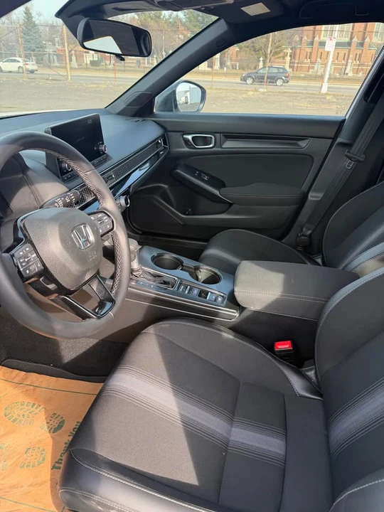 2025 Honda Civic 11th Gen - Image 13 of 15