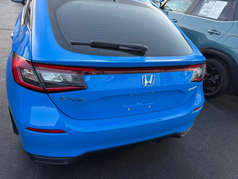 2025 Honda Civic 11th Gen - Image 5 of 8