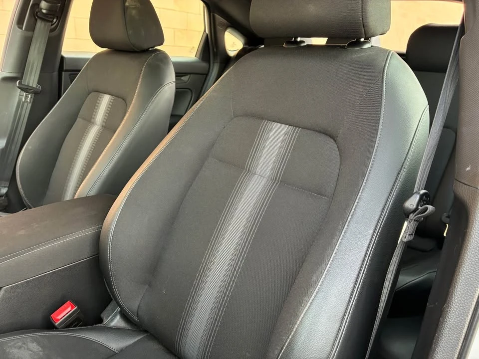 2025 Honda Civic 11th Gen - Image 15 of 19