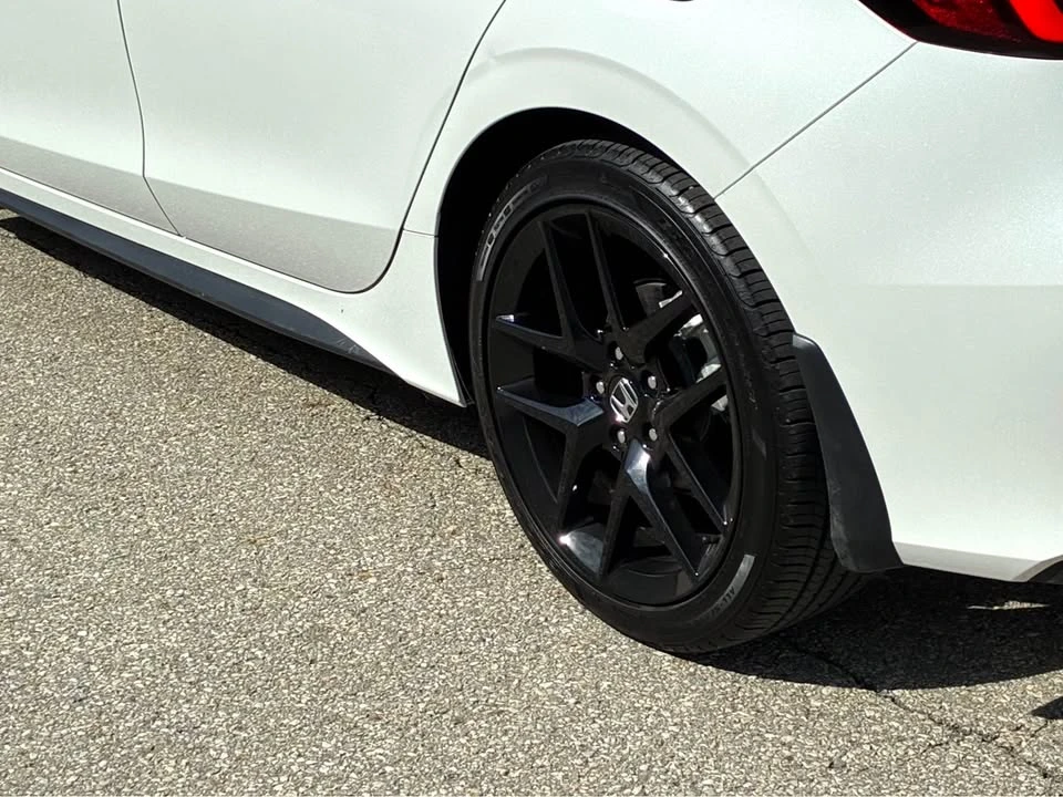 2025 Honda Civic 11th Gen - Image 9 of 19