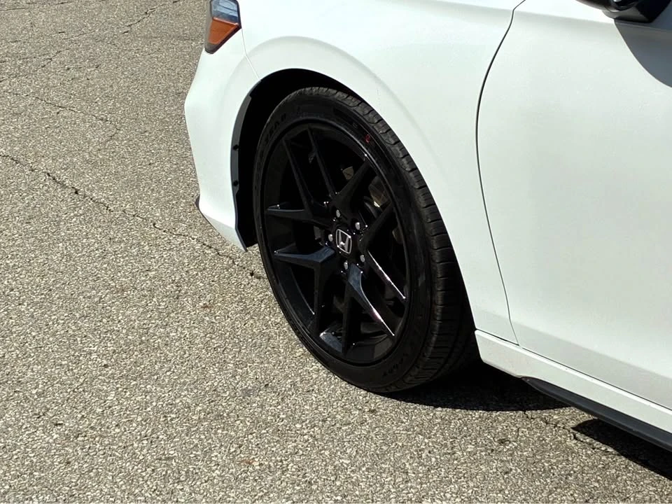 2025 Honda Civic 11th Gen - Image 10 of 19