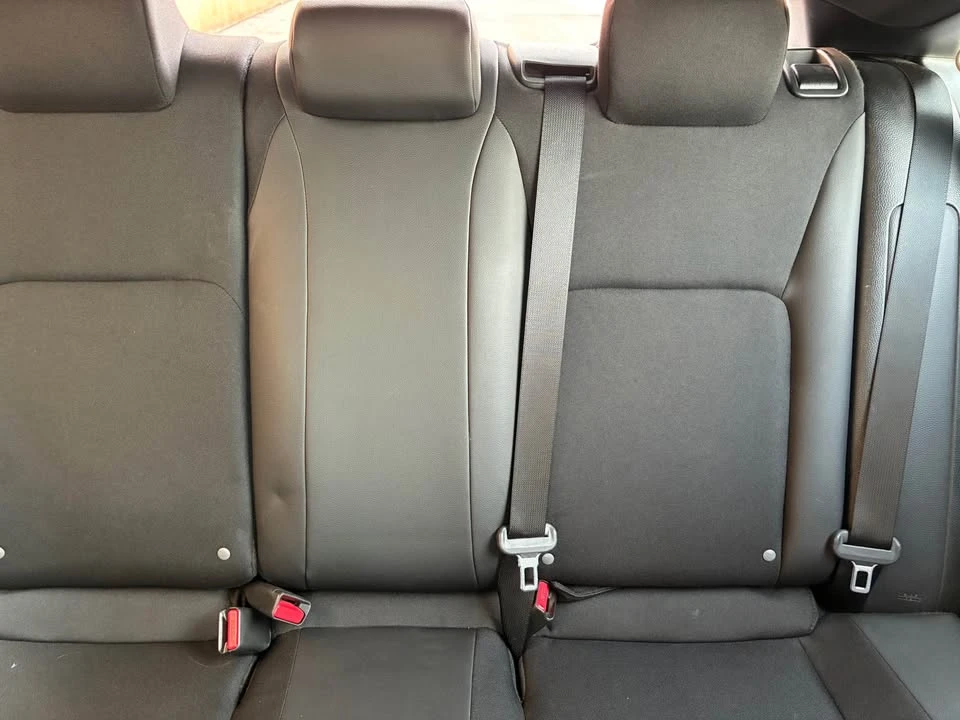 2025 Honda Civic 11th Gen - Image 13 of 19