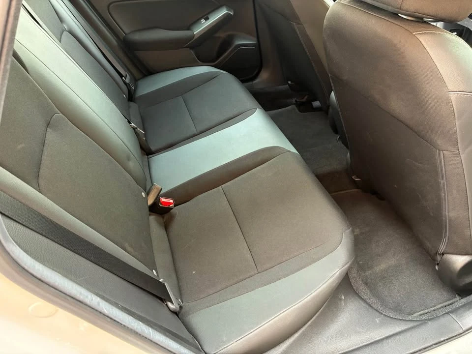 2025 Honda Civic 11th Gen - Image 16 of 19