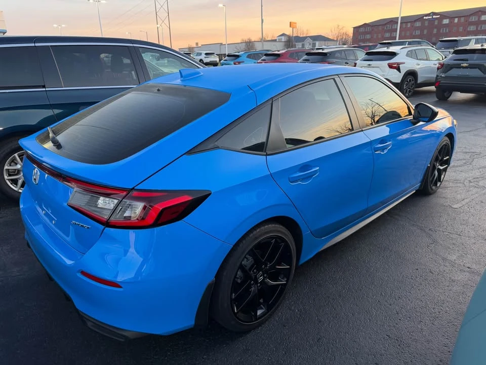 2025 Honda Civic 11th Gen - Image 4 of 8