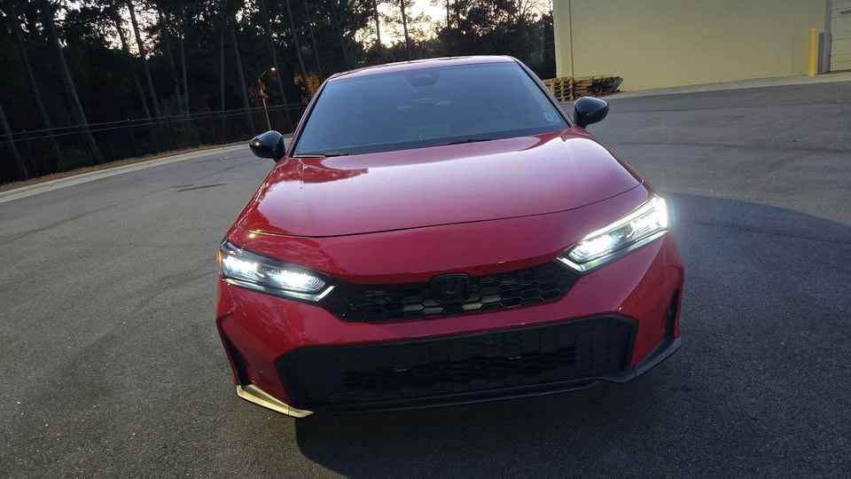 2025 Honda Civic 11th Gen - Image 8 of 15