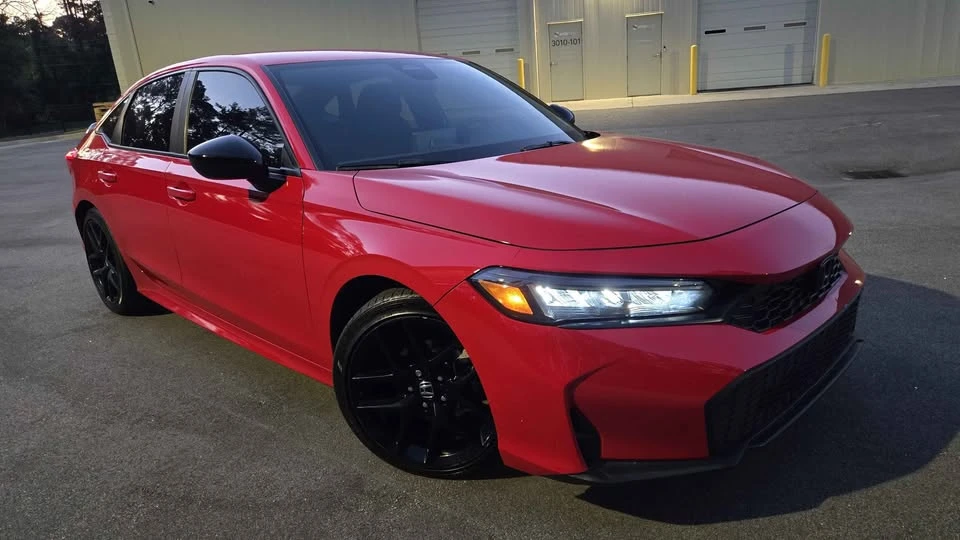 2025 Honda Civic 11th Gen - Image 2 of 15
