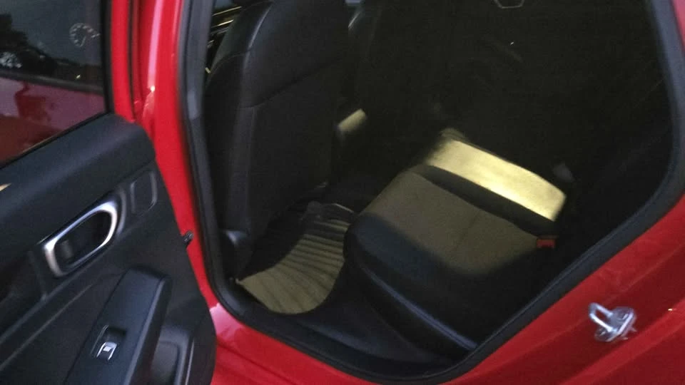 2025 Honda Civic 11th Gen - Image 11 of 15