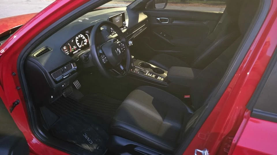 2025 Honda Civic 11th Gen - Image 3 of 15