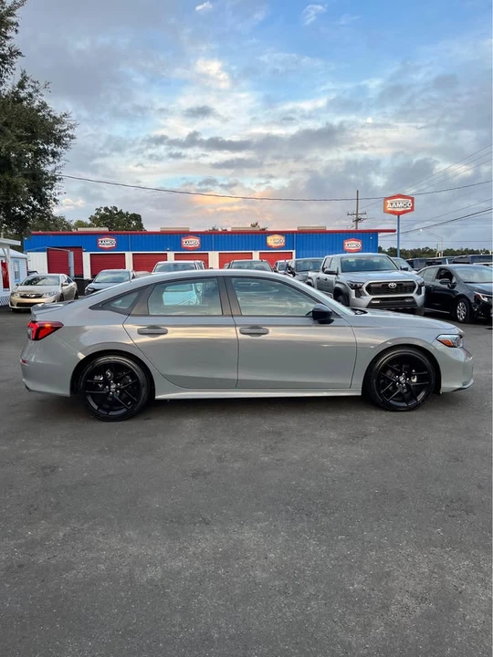 2025 Honda Civic 11th Gen - Image 12 of 16