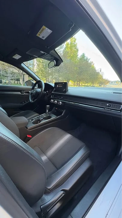 2025 Honda Civic 11th Gen - Image 10 of 20