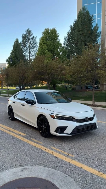 2025 Honda Civic 11th Gen - Image 3 of 20