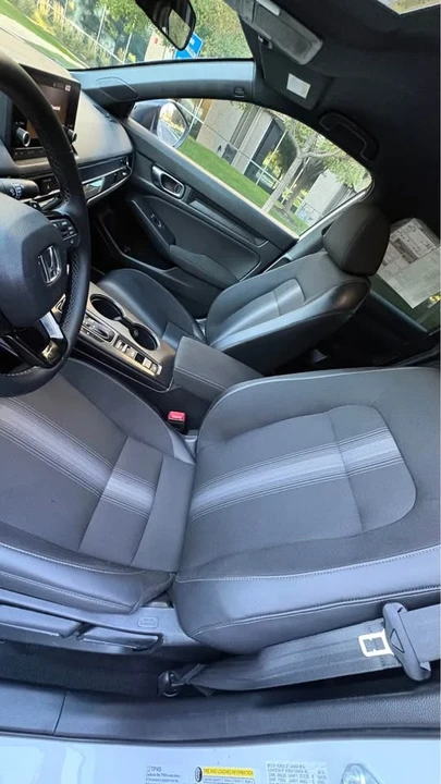 2025 Honda Civic 11th Gen - Image 9 of 20