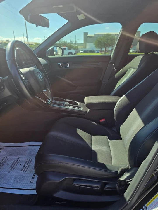 2025 Honda Civic 11th Gen - Image 10 of 13