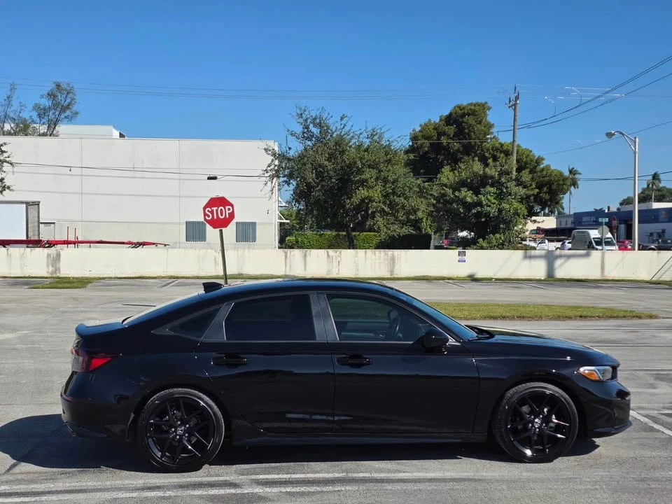 2025 Honda Civic 11th Gen - Image 7 of 13
