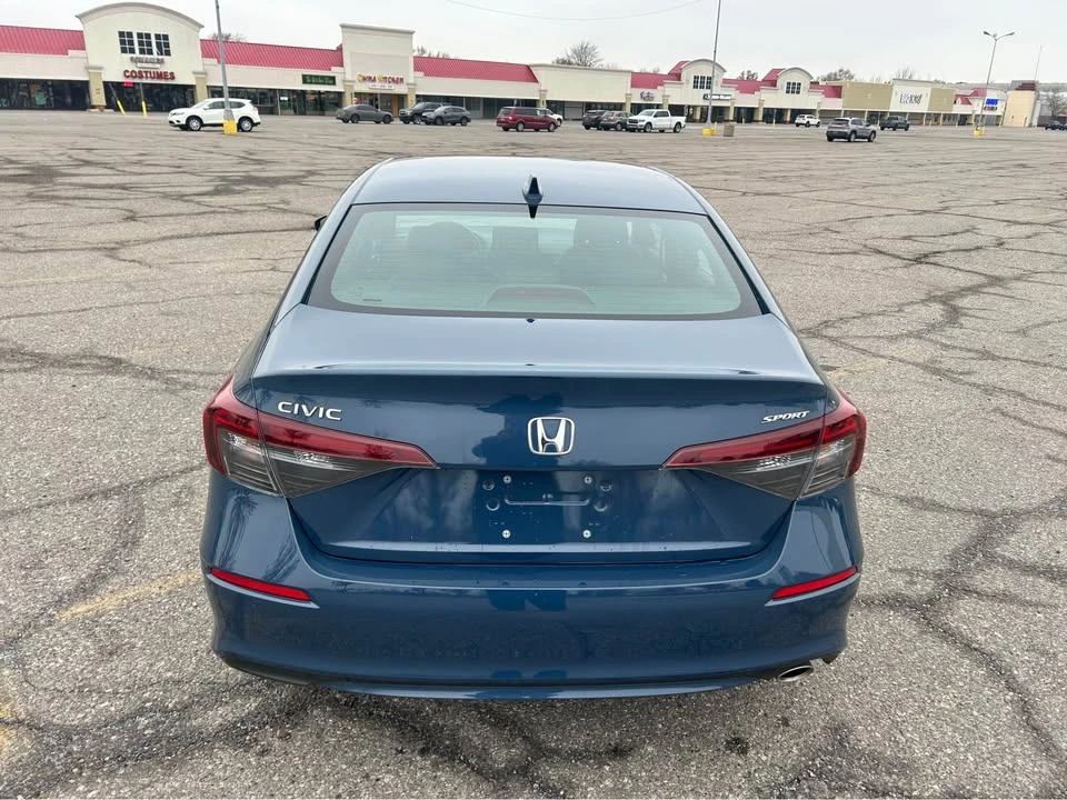 2025 Honda Civic 11th Gen - Image 5 of 11