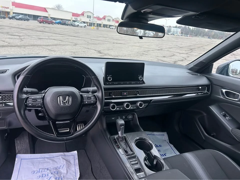 2025 Honda Civic 11th Gen - Image 4 of 11