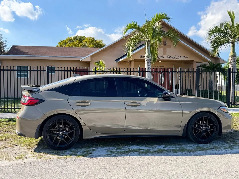2025 Honda Civic 11th Gen - Image 8 of 13