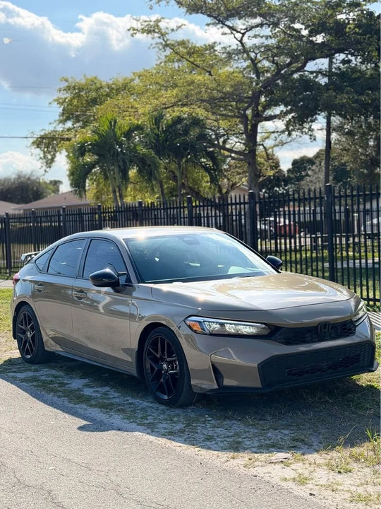 2025 Honda Civic 11th Gen - Image 3 of 13