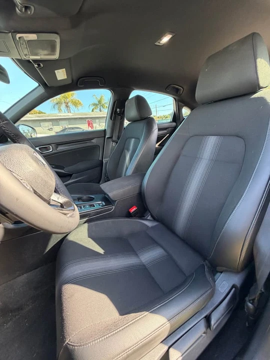 2025 Honda Civic 11th Gen - Image 12 of 13