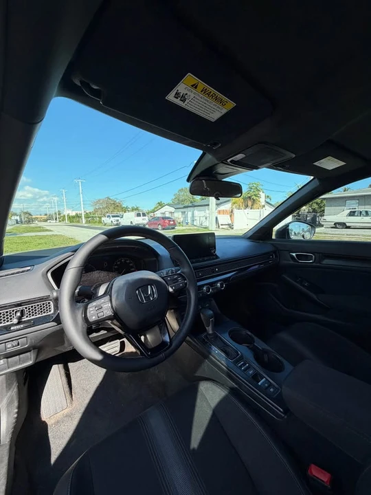 2025 Honda Civic 11th Gen - Image 11 of 13