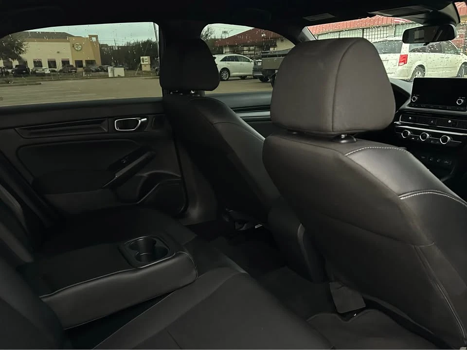 2025 Honda Civic 11th Gen - Image 9 of 17