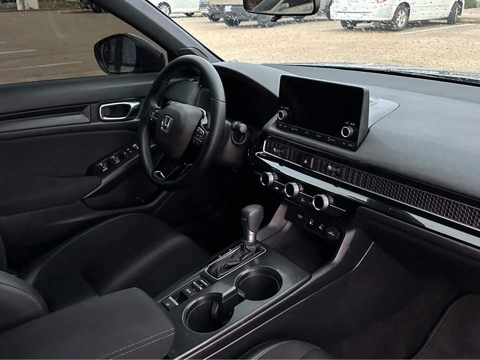2025 Honda Civic 11th Gen - Image 12 of 17