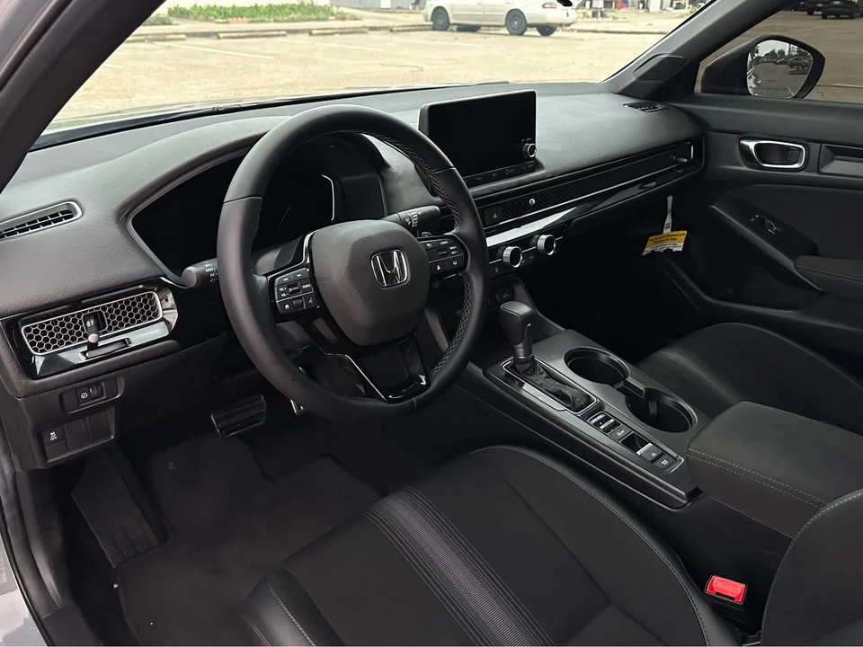 2025 Honda Civic 11th Gen - Image 3 of 17