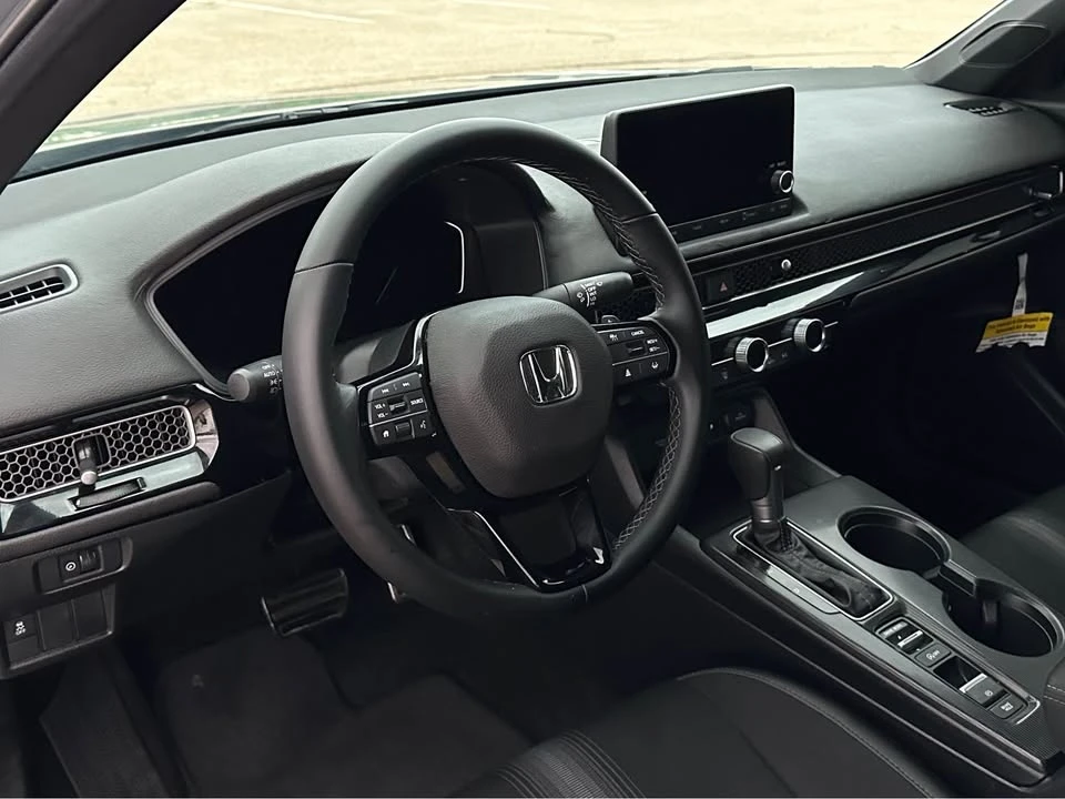 2025 Honda Civic 11th Gen - Image 2 of 17