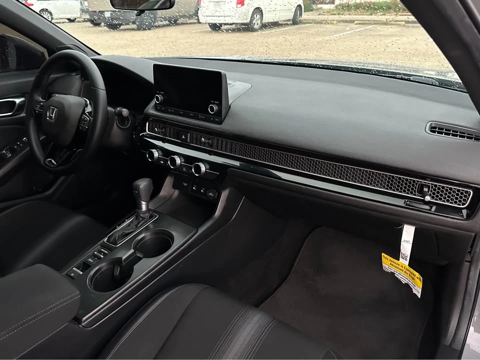 2025 Honda Civic 11th Gen - Image 11 of 17