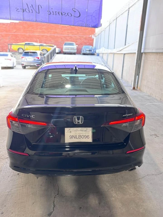 2025 Honda Civic 11th Gen - Image 5 of 9