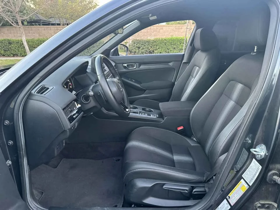 2025 Honda Civic 11th Gen - Image 8 of 15