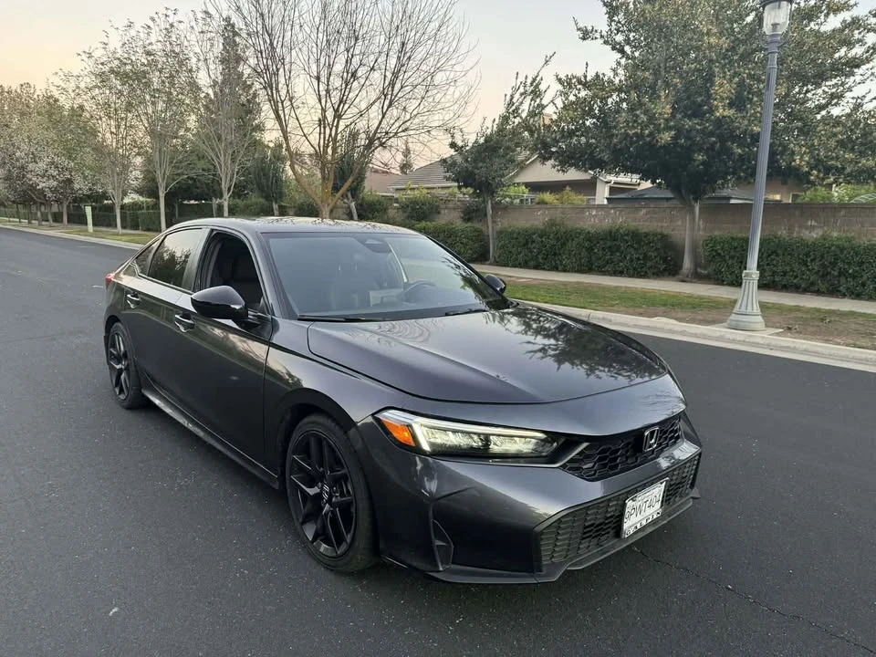 2025 Honda Civic 11th Gen - Image 3 of 15