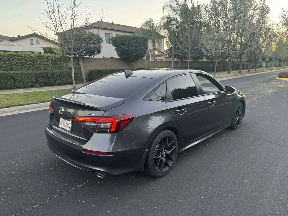 2025 Honda Civic 11th Gen - Image 4 of 15