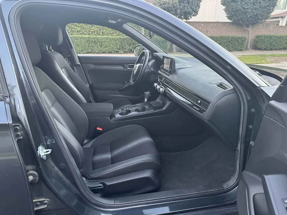 2025 Honda Civic 11th Gen - Image 9 of 15