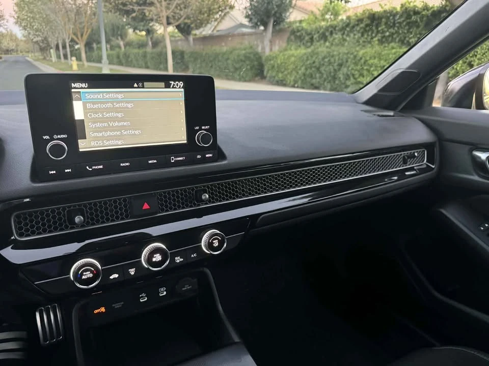 2025 Honda Civic 11th Gen - Image 12 of 15