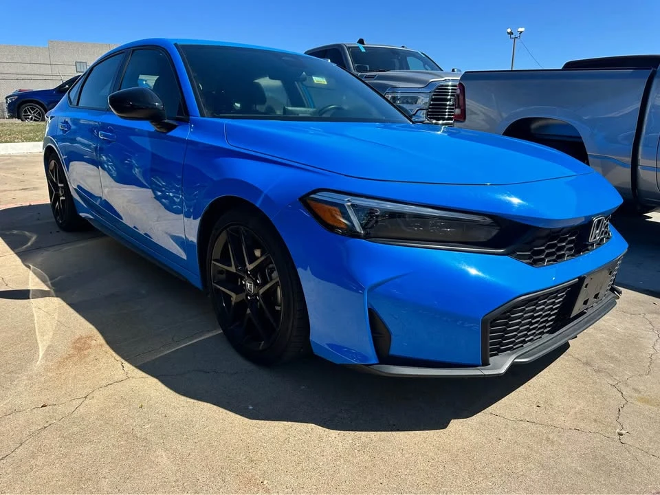2025 Honda Civic 11th Gen - Image 2 of 10