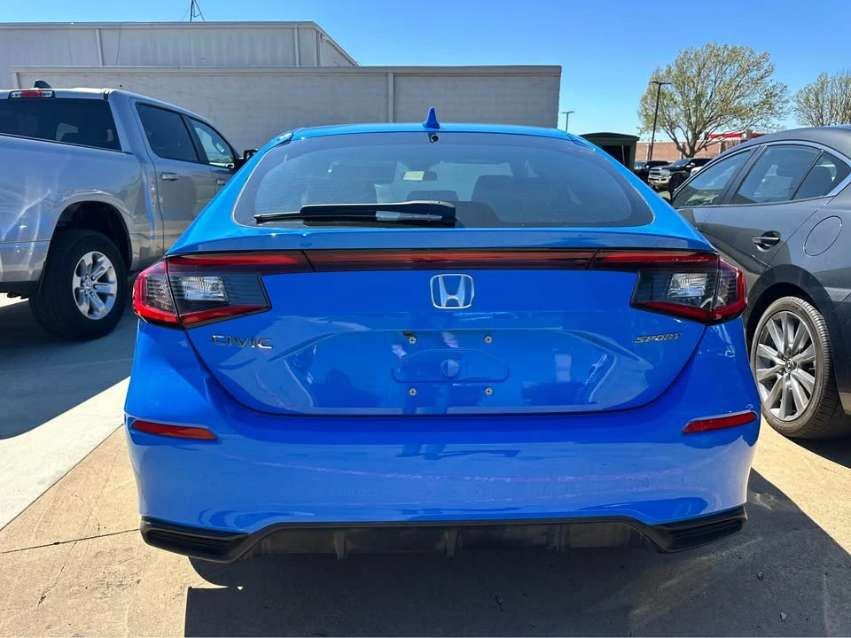 2025 Honda Civic 11th Gen - Image 5 of 10