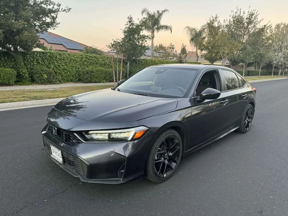 2025 Honda Civic 11th Gen - Image 2 of 15
