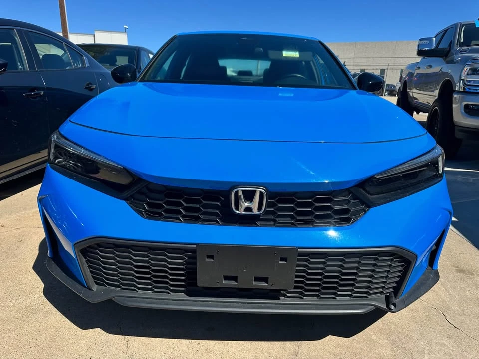 2025 Honda Civic 11th Gen - Image 4 of 10
