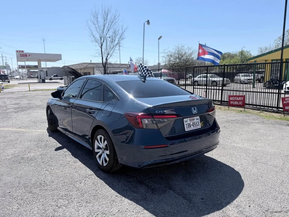 2025 Honda Civic 11th Gen - Image 4 of 10