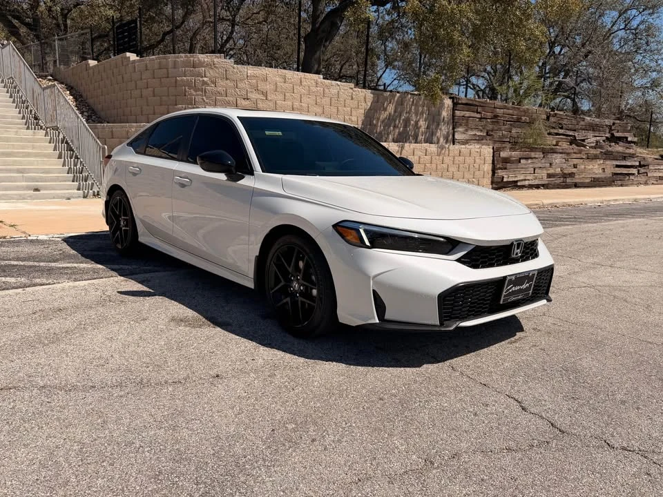 2025 Honda Civic 11th Gen - Image 2 of 13