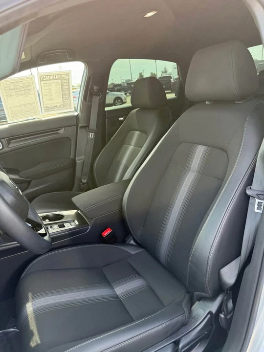 2025 Honda Civic 11th Gen - Image 6 of 7