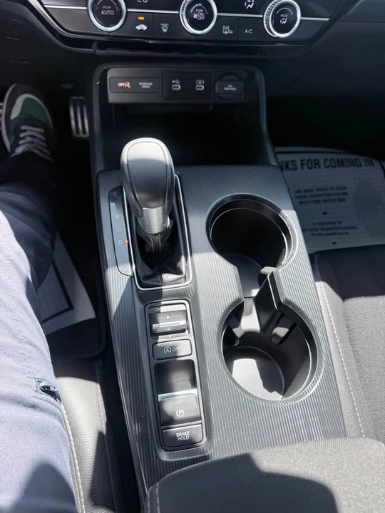 2025 Honda Civic 11th Gen - Image 9 of 10