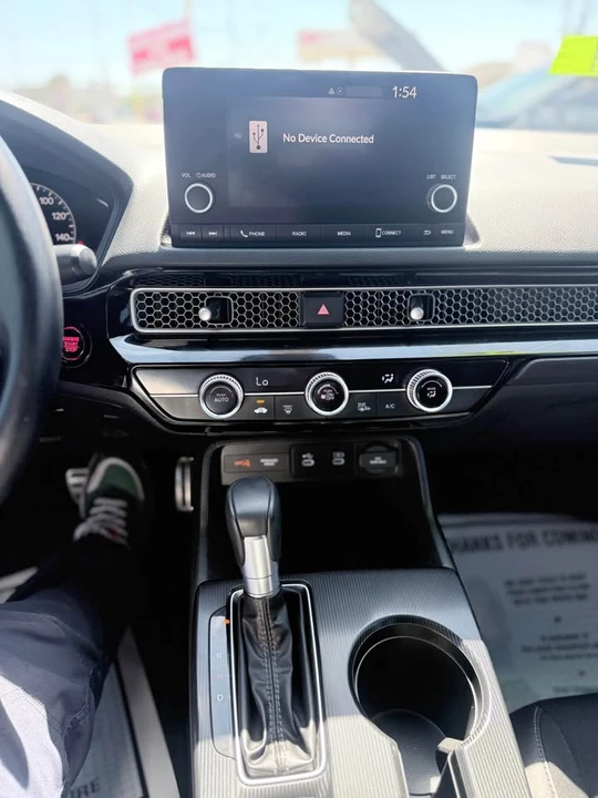 2025 Honda Civic 11th Gen - Image 8 of 10