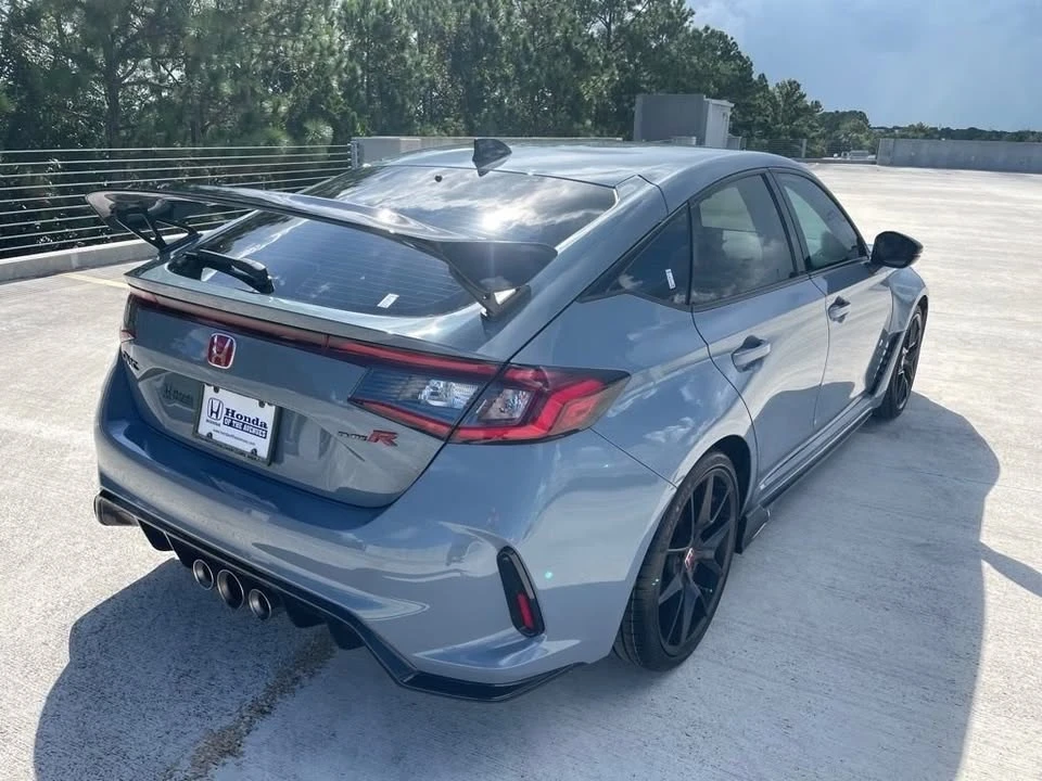 2025 Honda FL5 Civic Type R - Image 6 of 9