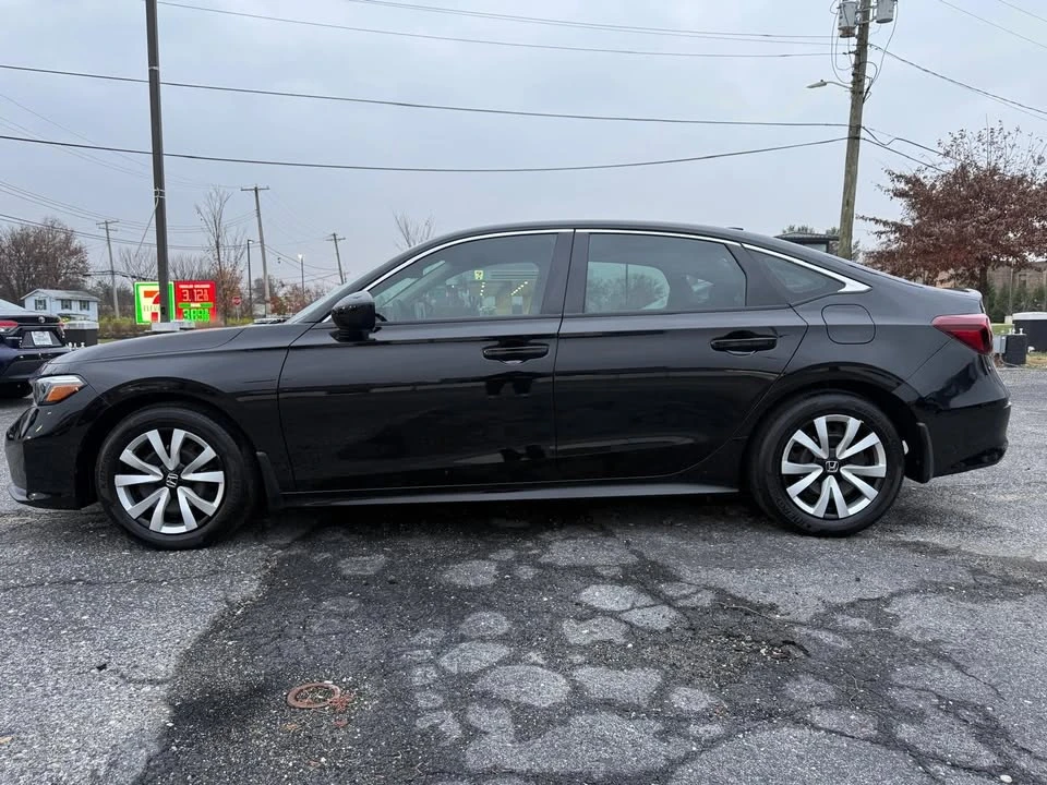 2025 Honda Civic 11th Gen - Image 2 of 10